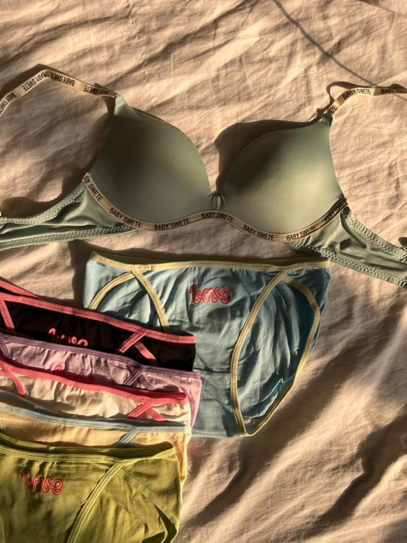 سوتین تک آبی با نوار کرم